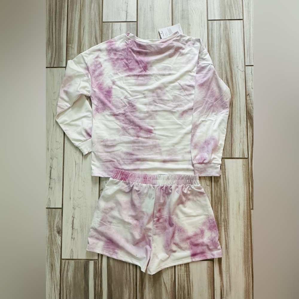 NWT: Pretty Garden, White & Lavender Tie Dye Lounge/PJ set, Medium